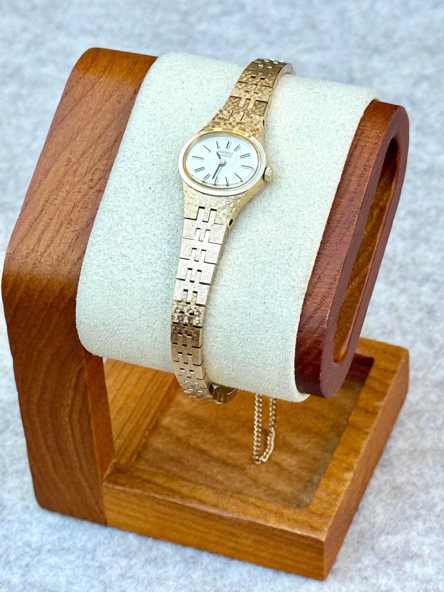 Seiko Quartz Gold-Tone Integrated Bracelet Watch | July 1988