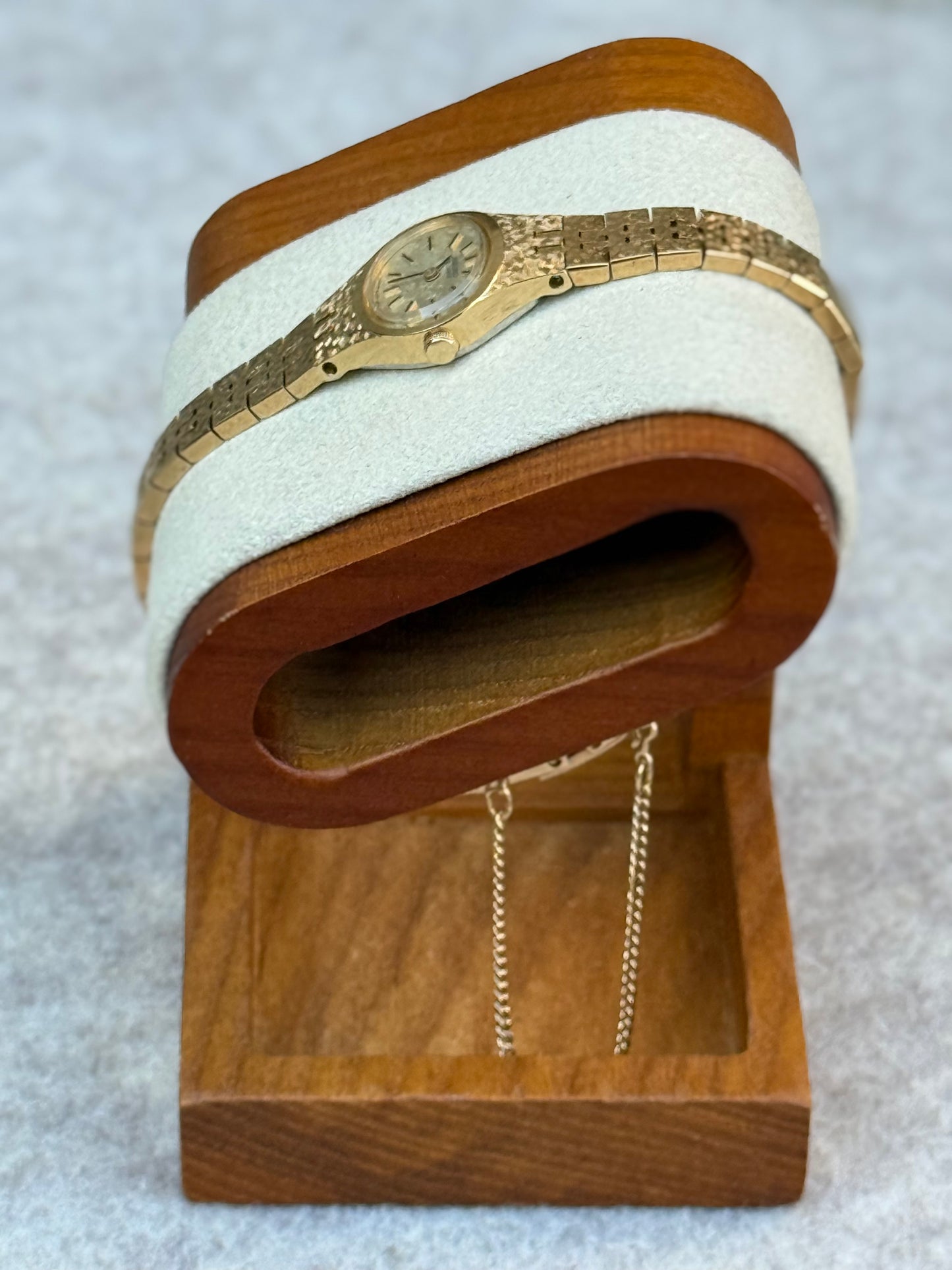 Seiko Quartz Gold-Tone Integrated Bracelet Watch | July 1988