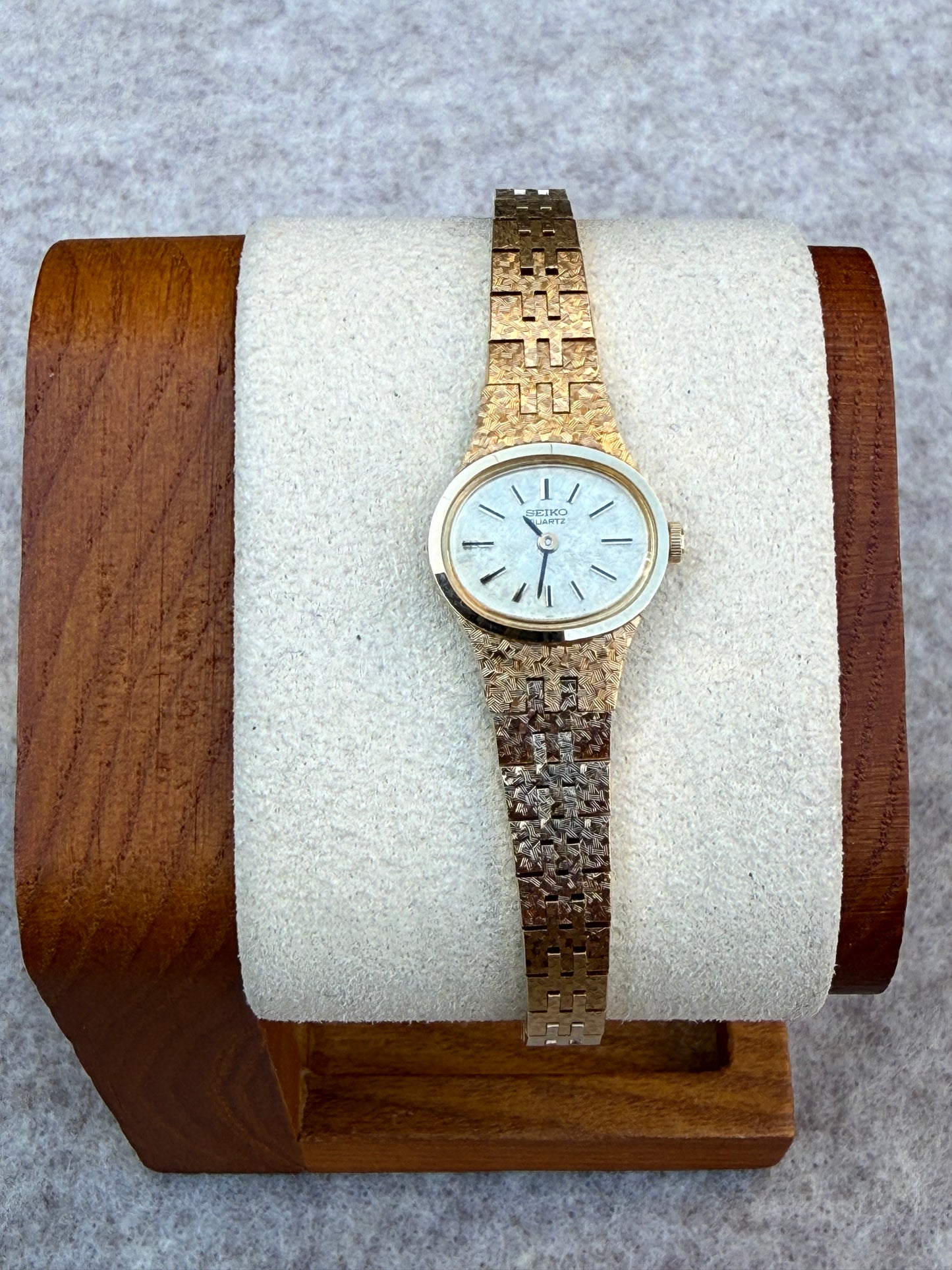 Seiko Quartz Gold-Tone Integrated Bracelet Watch | July 1988