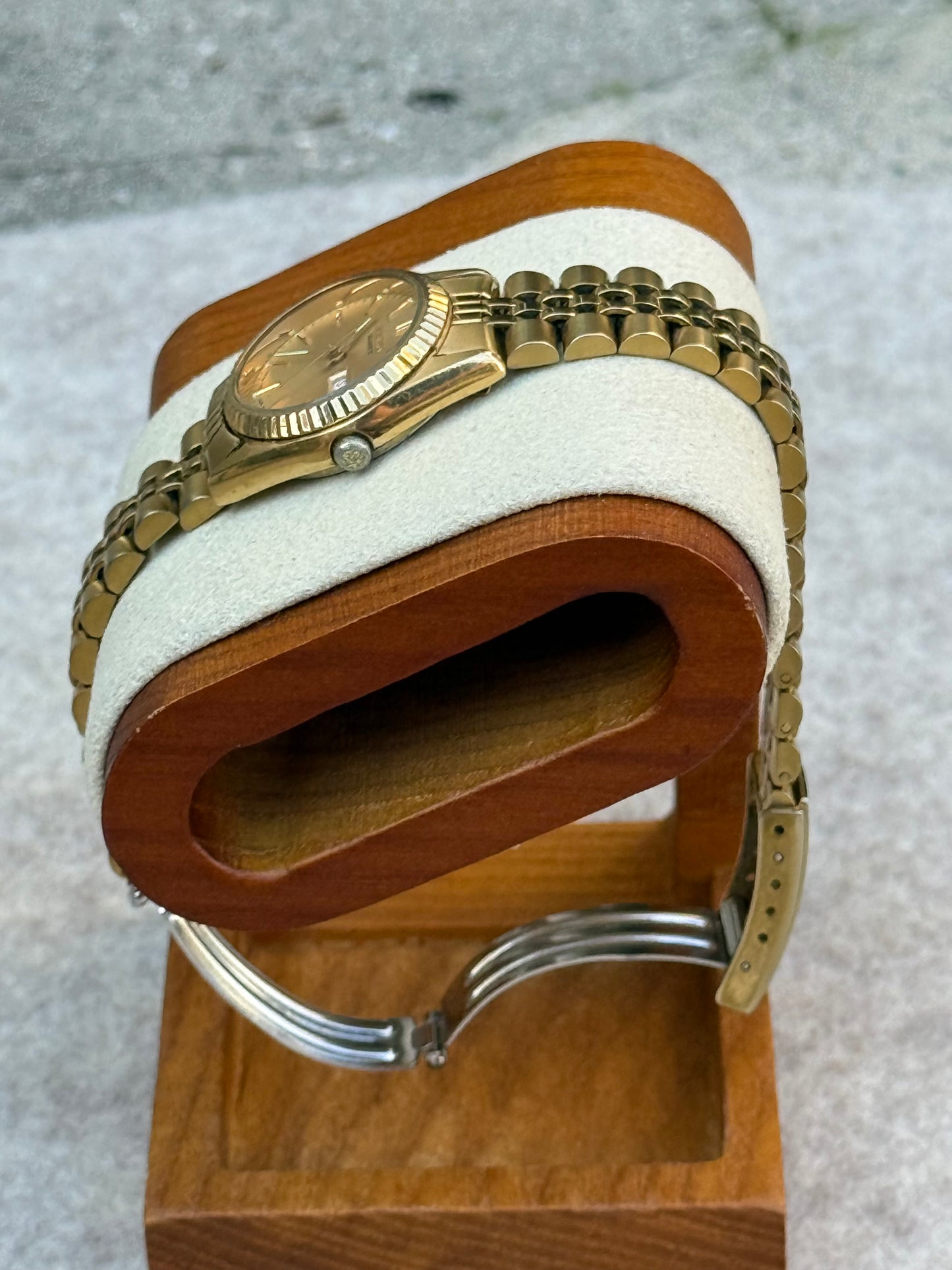 Seiko Quartz Gold-Tone Day-Date Dress Watch | May 1983