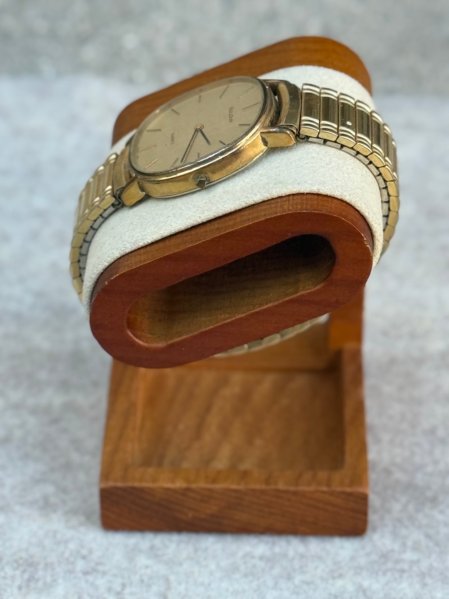 Bulova Quartz Watch – Gold Dial – Swiss Made – 1981