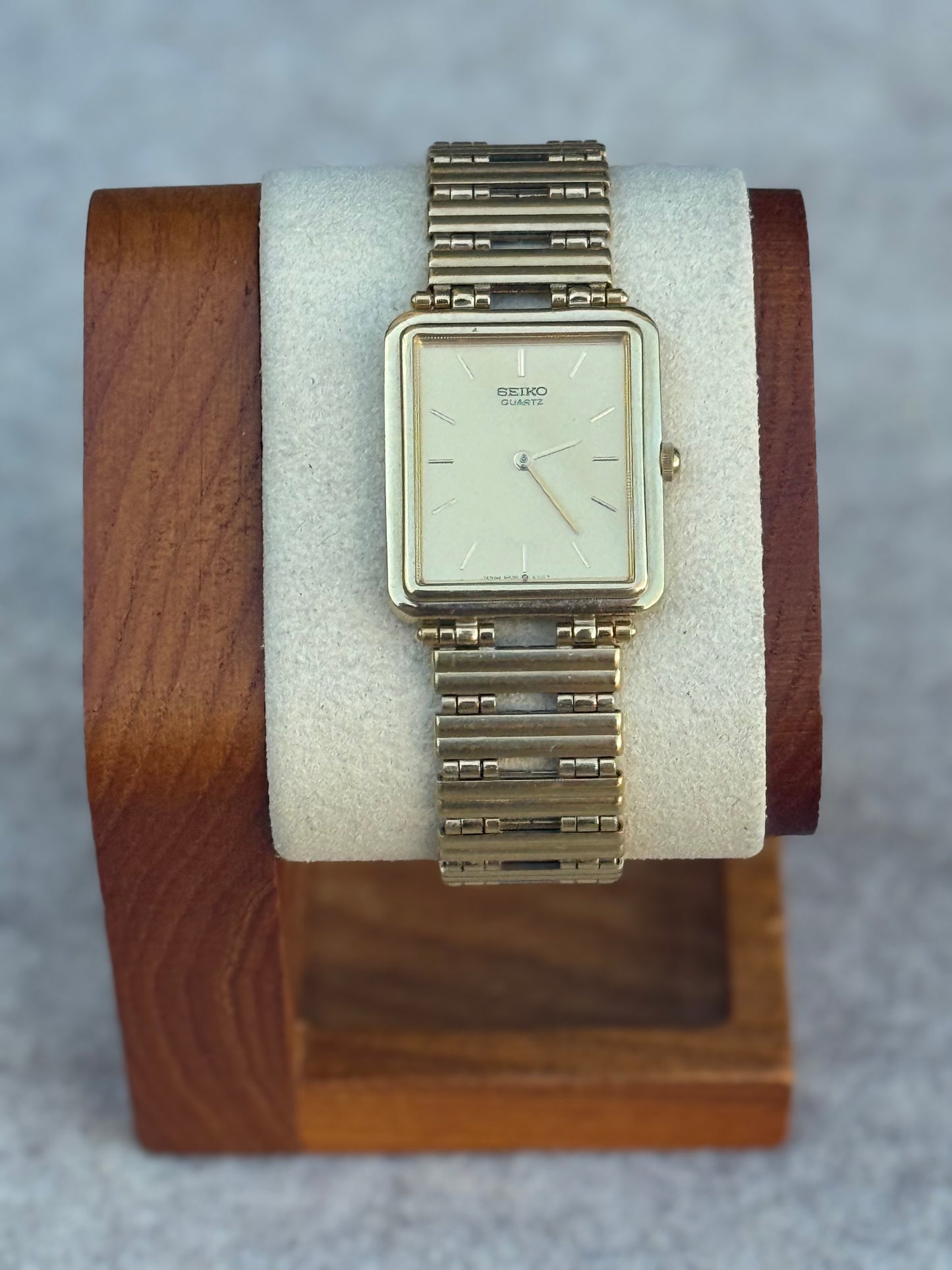Seiko Rectangular Quartz Watch – Gold Dial – Integrated Bracelet – October 1985
