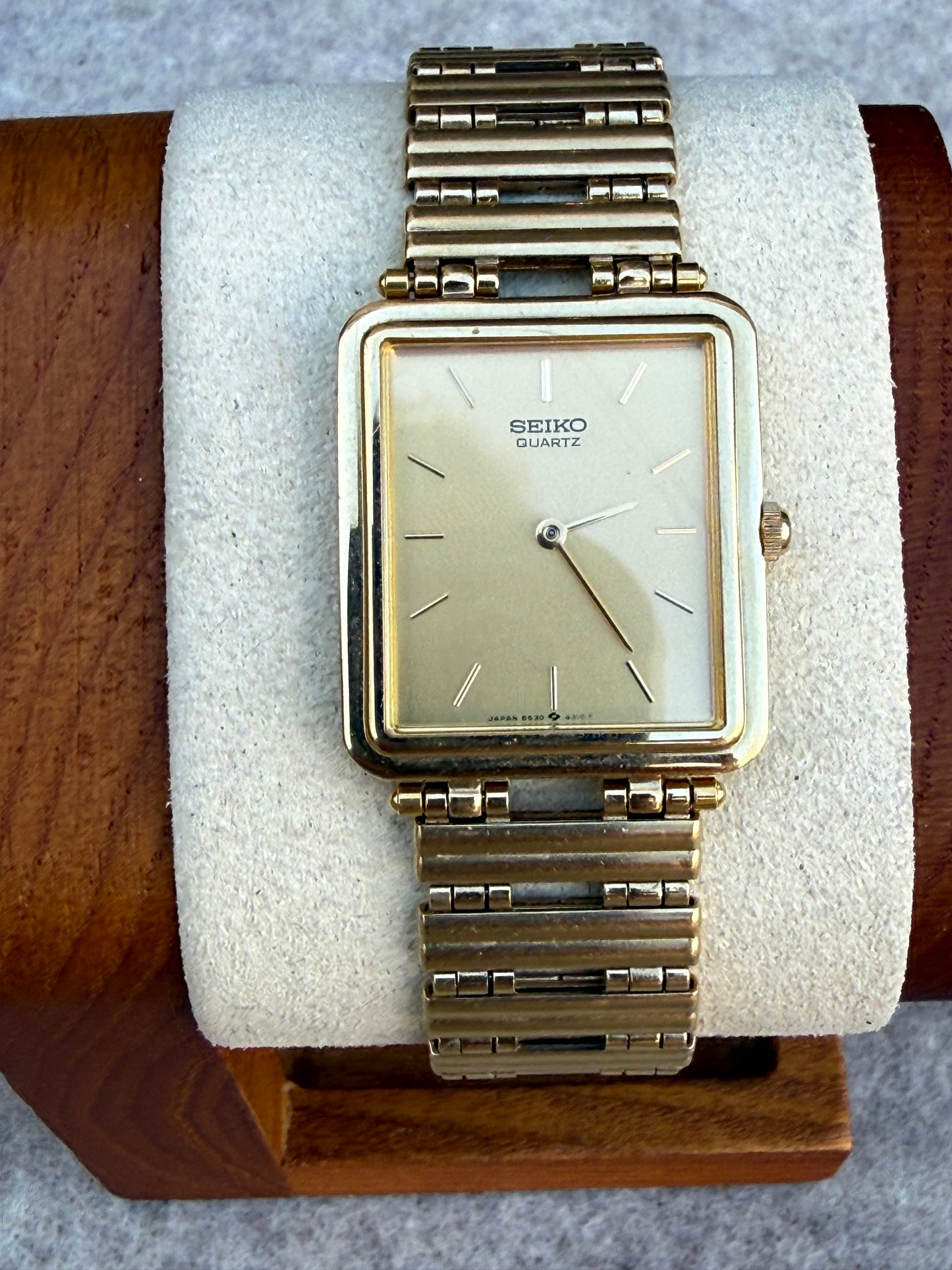 Seiko Rectangular Quartz Watch – Gold Dial – Integrated Bracelet – October 1985