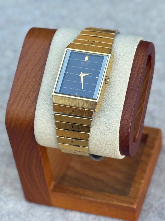 Seiko Rectangular Quartz Watch – Black Dial – Integrated Bracelet – December 1986